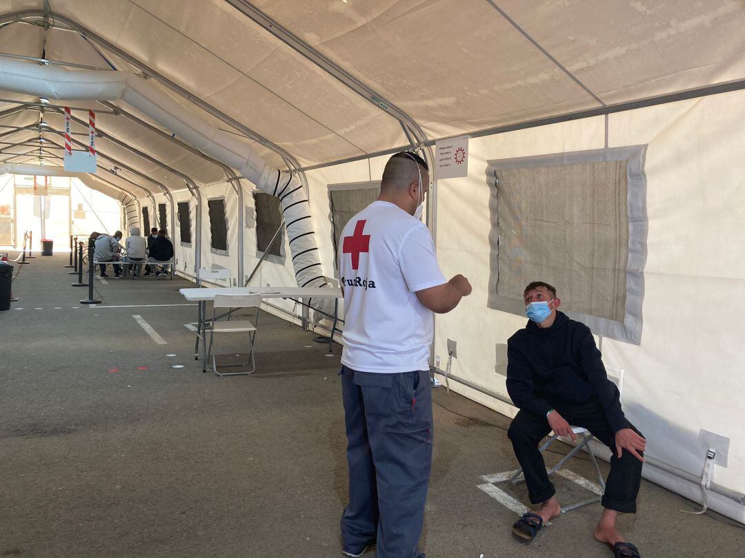 Asistencia sanitaria de Cruz Roja en el Puerto de Alicante