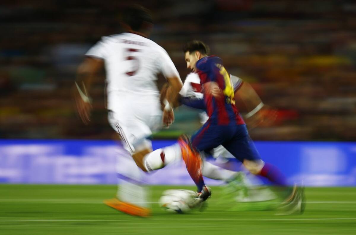 Otra acción en la que Messi desborda a los defensas del Bayern