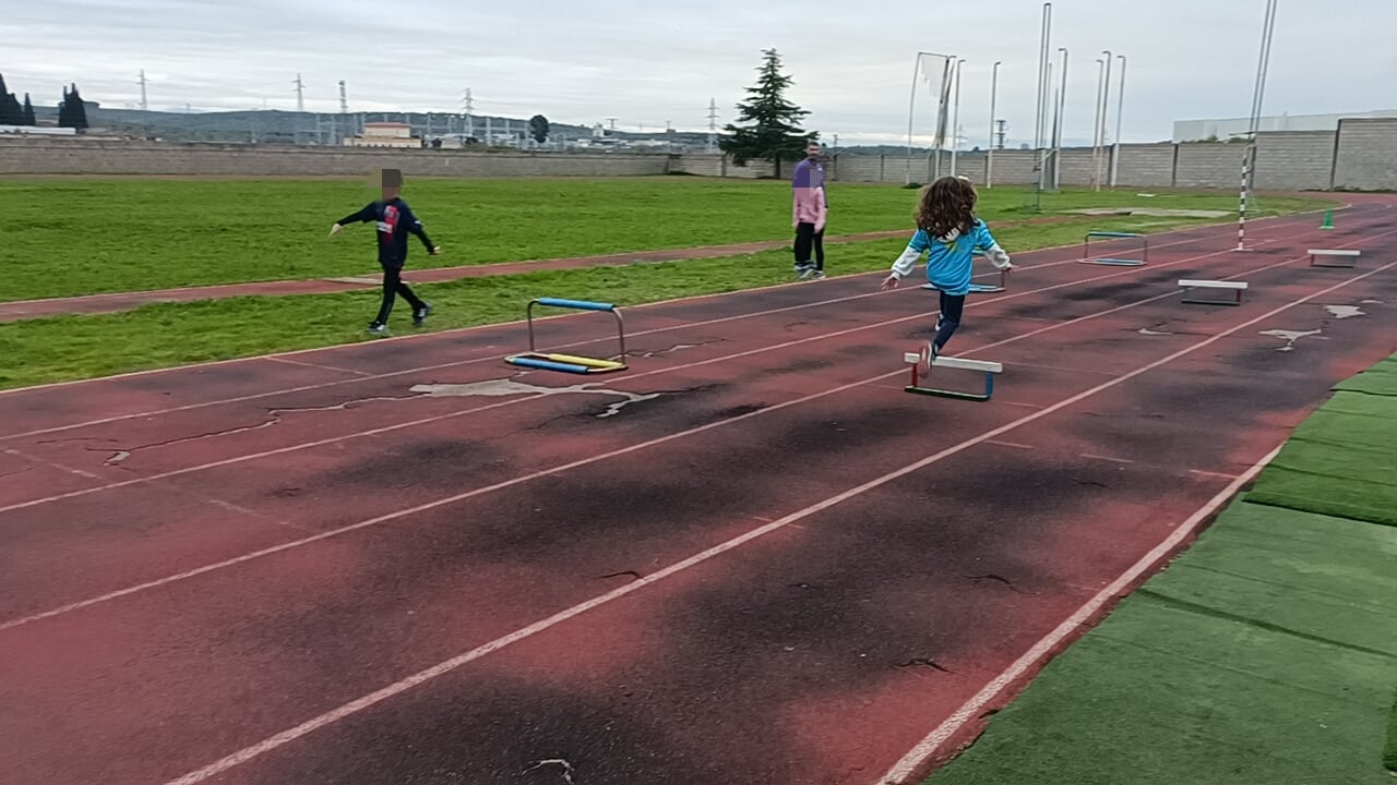 Pista de atletismo de Linares