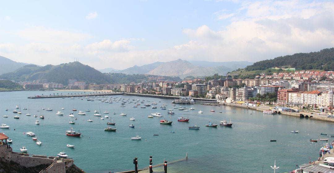 Panorámica de la ciudad de Castro Urdiales, Cantabria. 