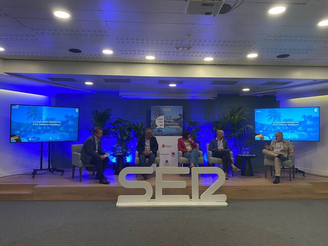 Debate sobre "La ineludible adaptación de los destinos a los cambios climáticos".