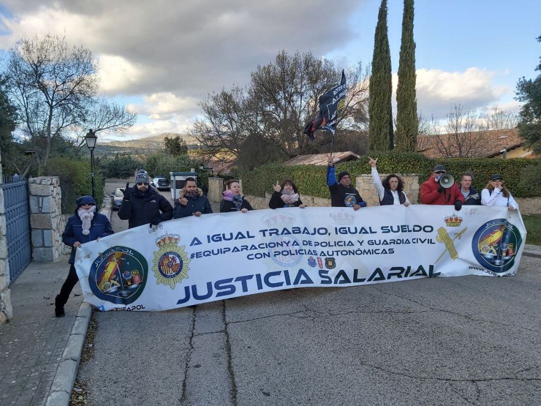 Ocho policías nacionales y una guardia civil miembros de la asociación han recibido los expedientes disciplinarios