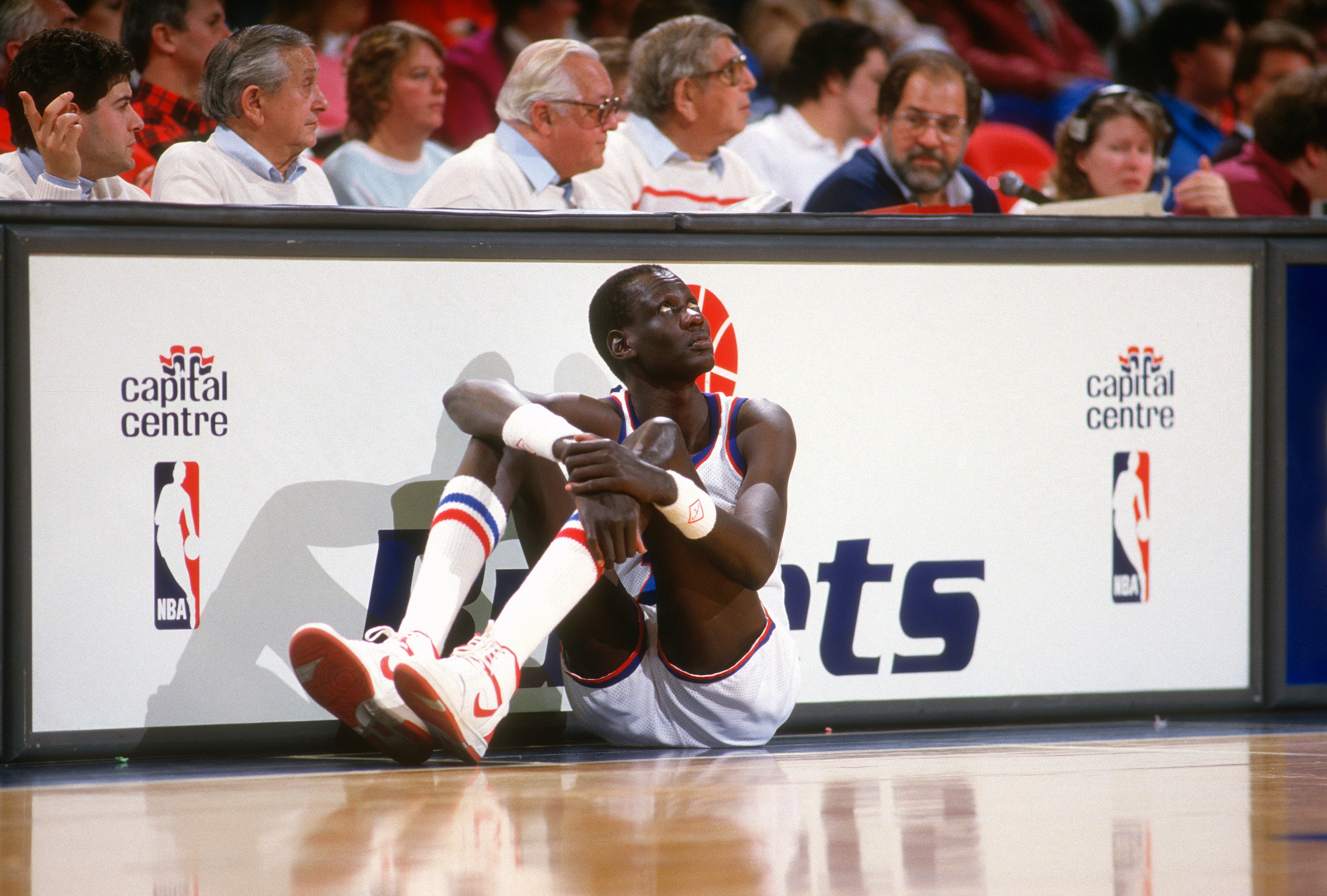 Manute Bol, durante su etapa en los Washington Bullets