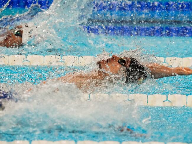 Íñigo Llopis, primero en su serie de los 100 m espalda S8. La Defense Arena. Juegos Paralímpicos París 2024. © Mikael Helsing / CPE.