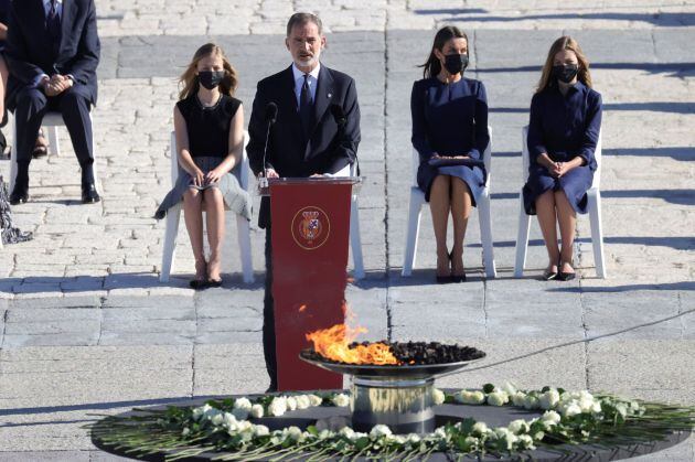 Las imágenes de la emotiva ceremonia de Estado por las víctimas del coronavirus.