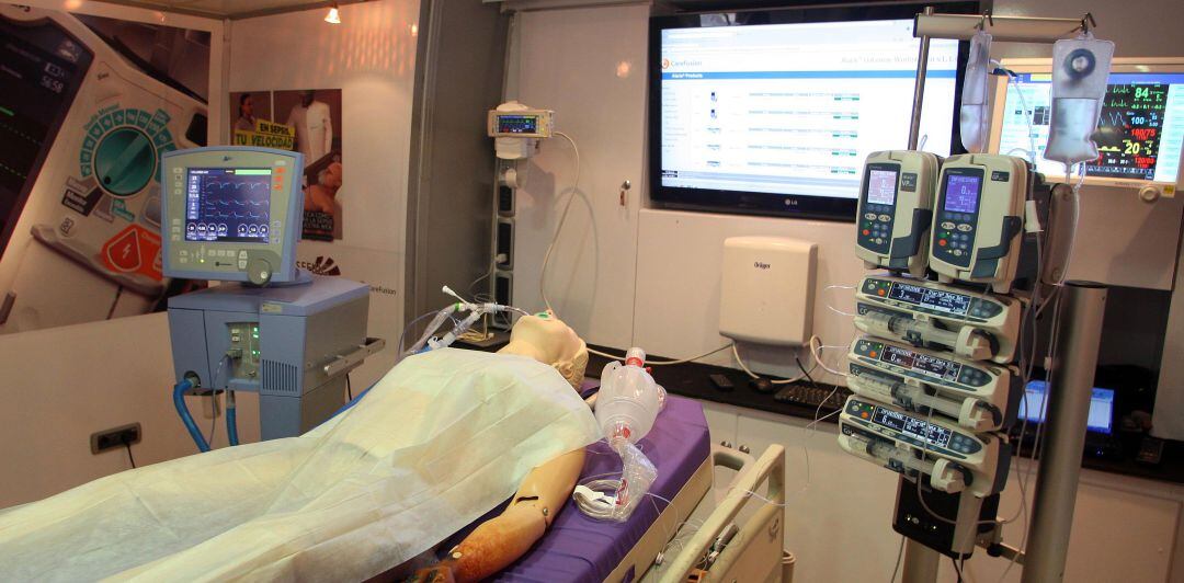 Foto de archivo de una UCI móvil