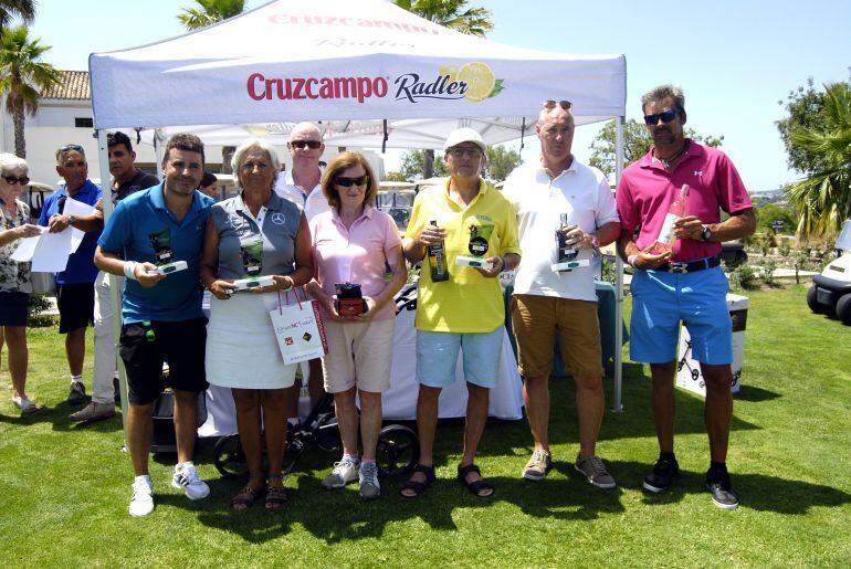 Algunos de los ganadores de la prueba celebrada en Alcaidesa correspondiente al &quot;Pasport Tour&quot;.