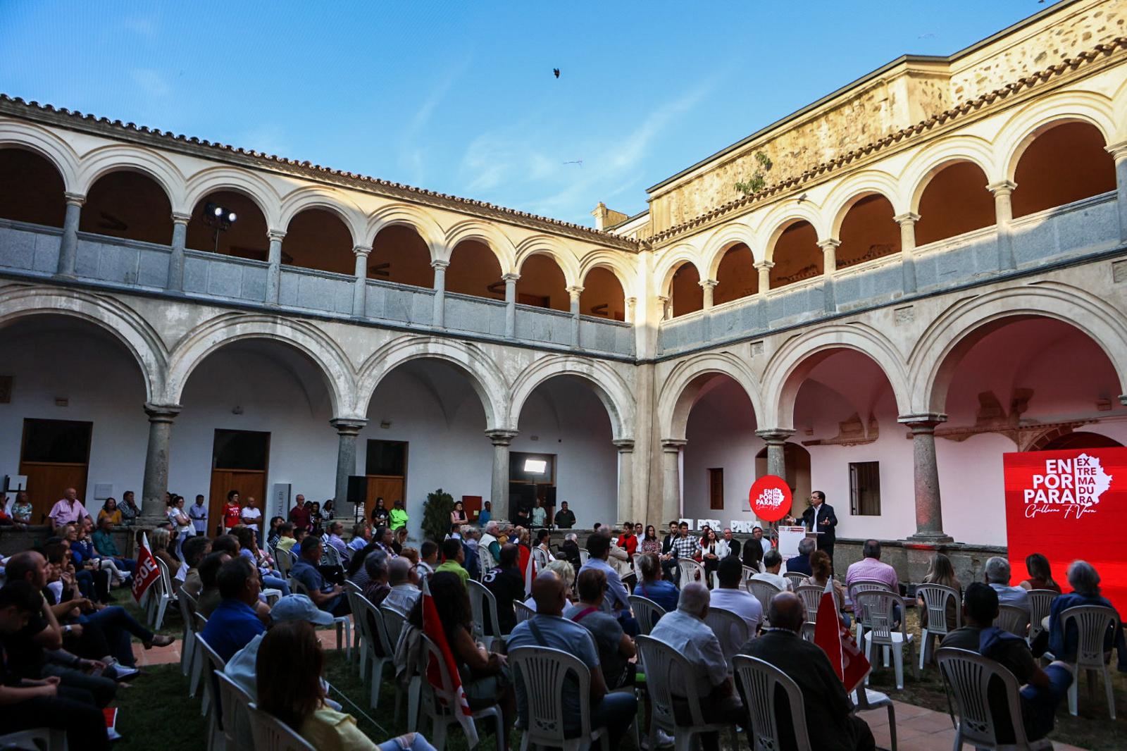 Acto del PSOE de Extremadura celebrado en Fregenal de la Sierra con motivo de las elecciones del 28M