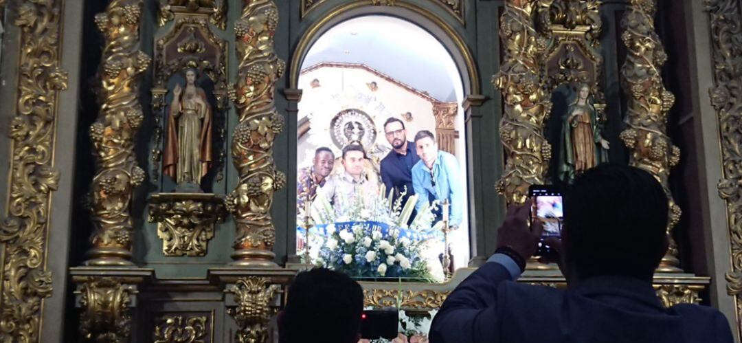 De izquierda a derecha, Djené, Molina, Bordalás y Bergara durante la ofrenda floral de este domingo.