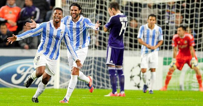 El portugués hace dos tantos en la goleada del Málaga en casa del Anderlecht