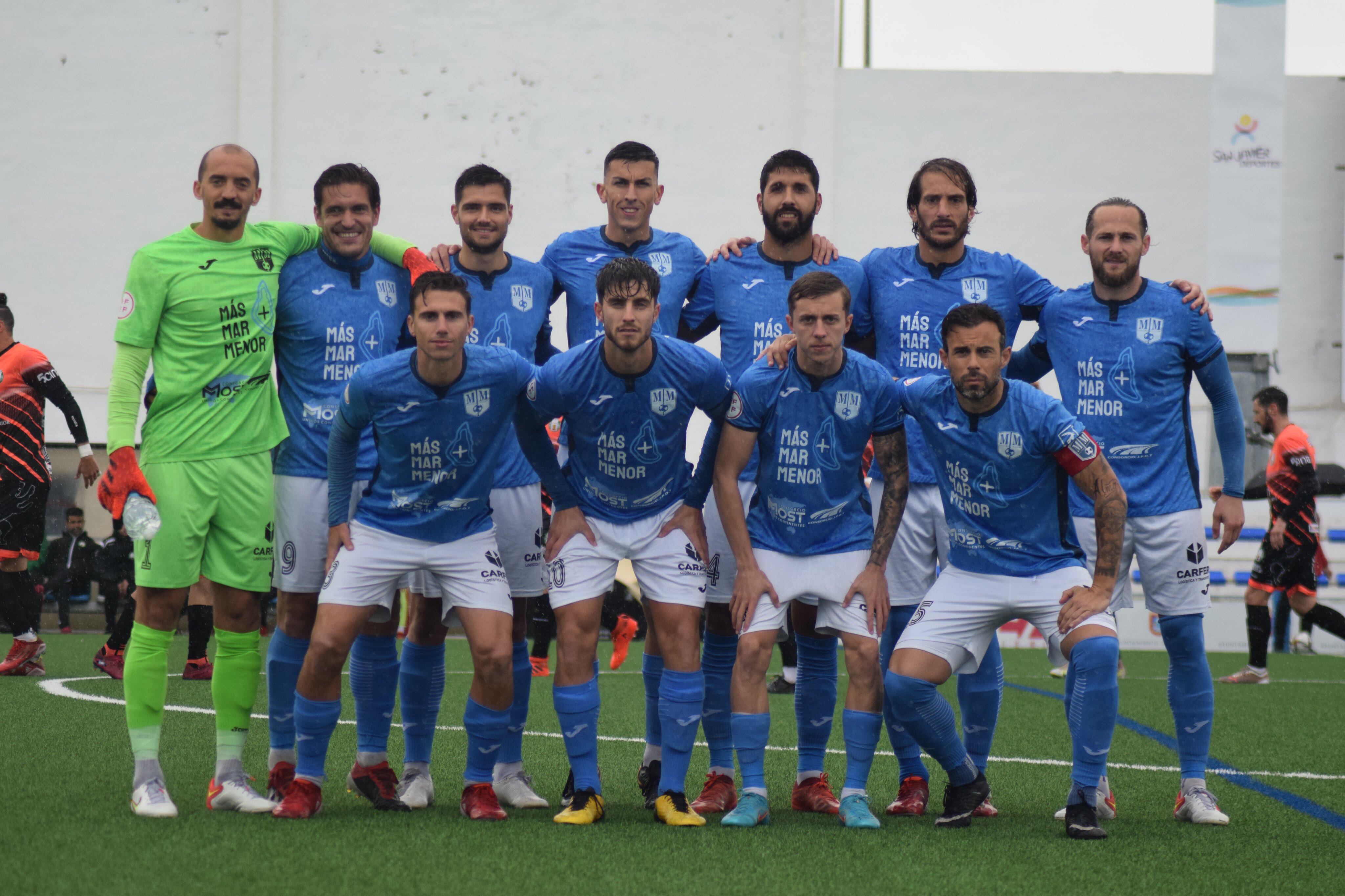 Plantilla del Mar Menor FC antes del encuentro ante el Mancha Real