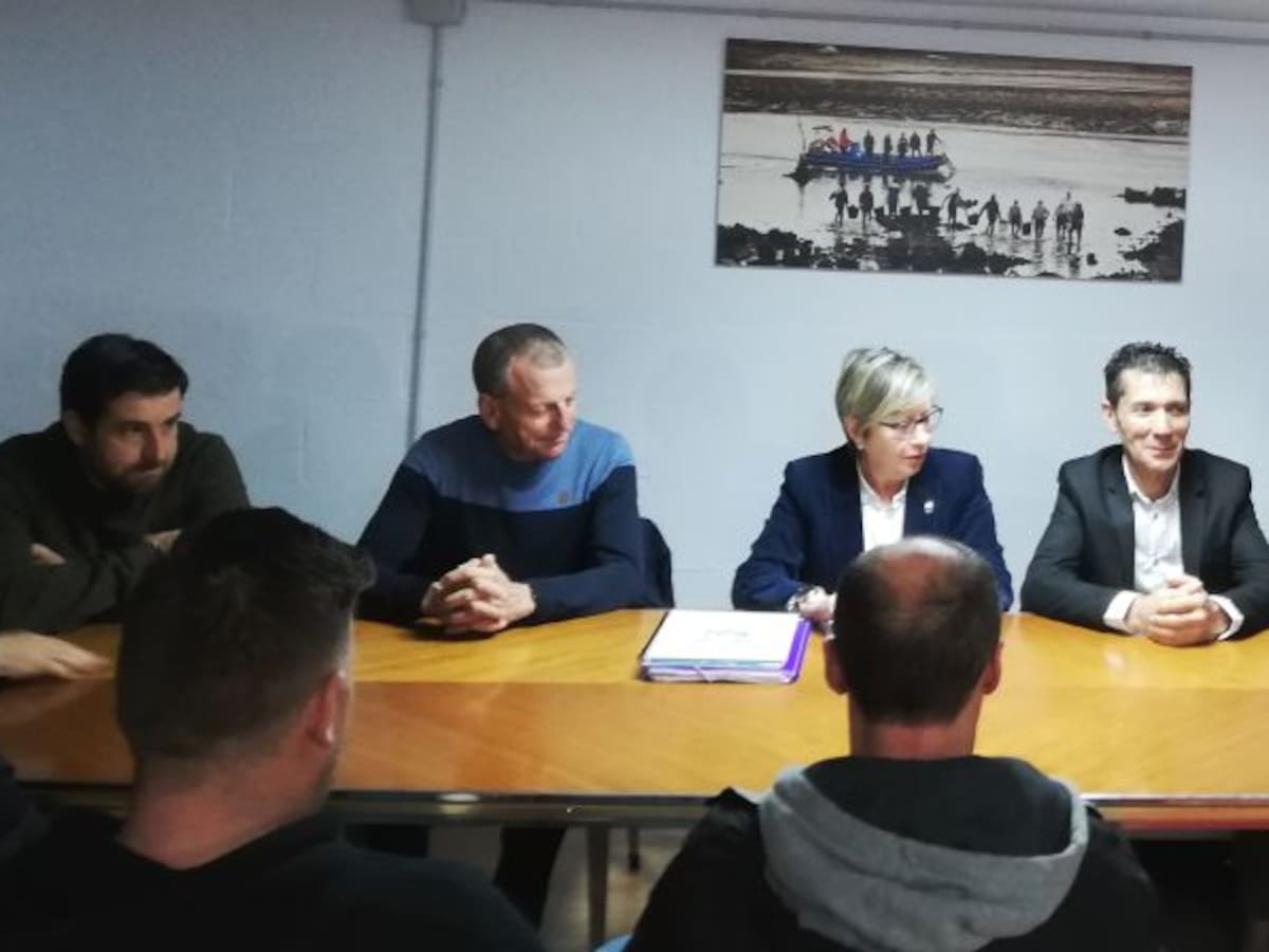 La Xunta acusa al Gobierno de deslealtad por decir que el dragado de la ría de O Burgo depende de ella