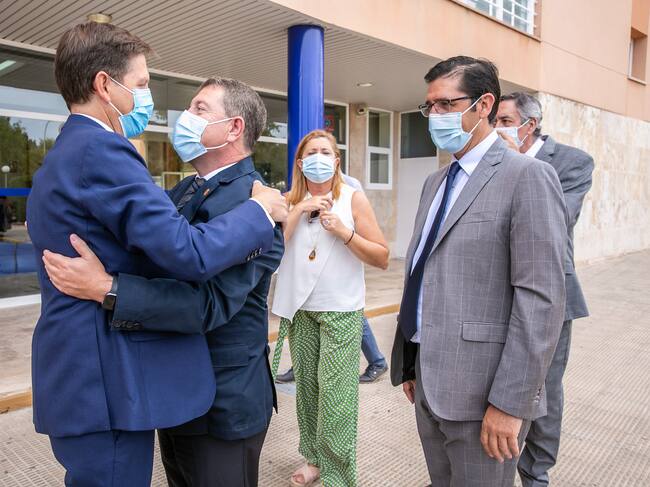 Visita del presidente de Castilla-La Mancha, Emiliano García-Page, al Hospital de Valdepeñas (Ciudad Real)