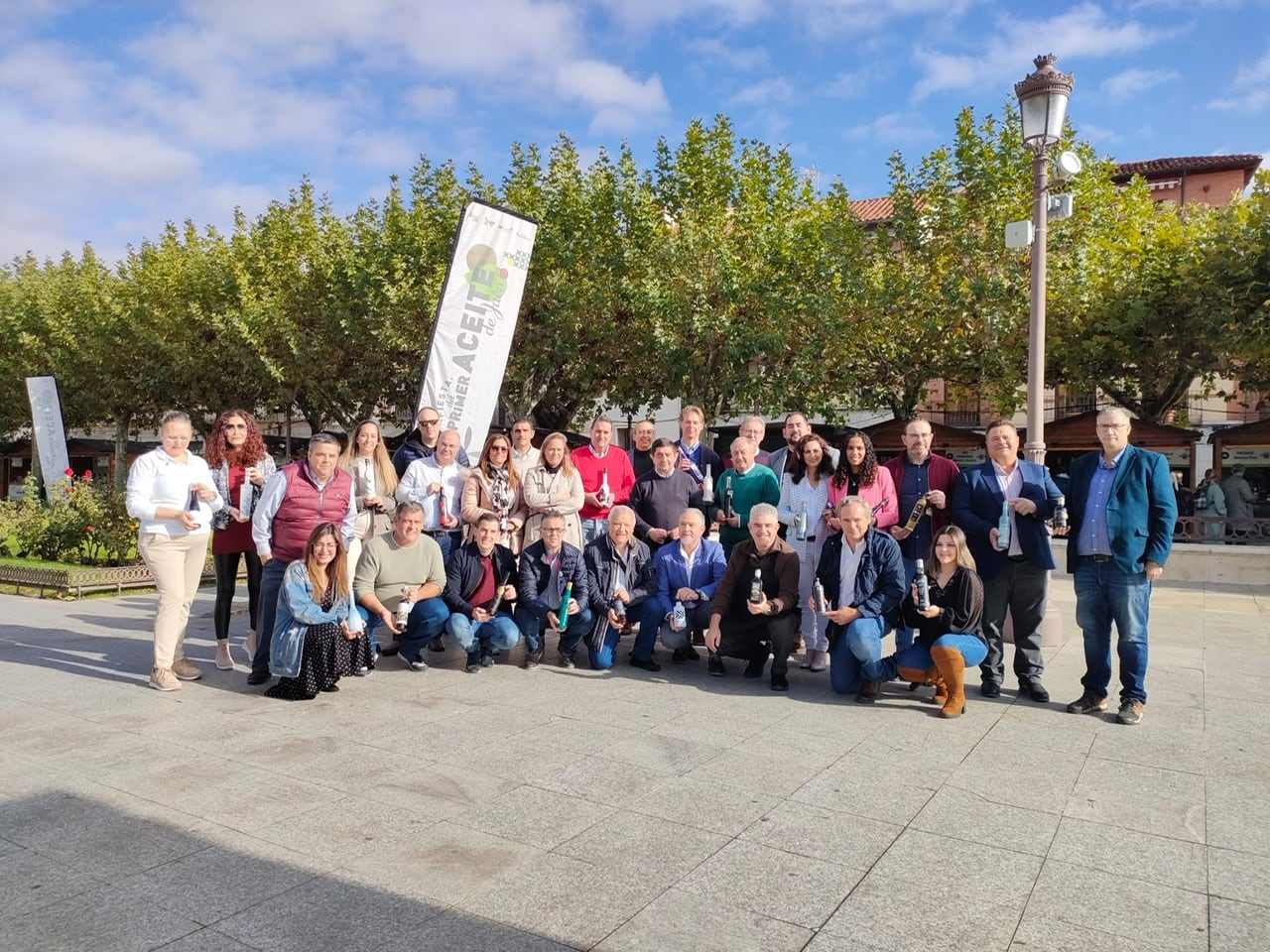 Grupo de visitantes a la Fiesta del Primer Aceite en Alcalá de Henares.