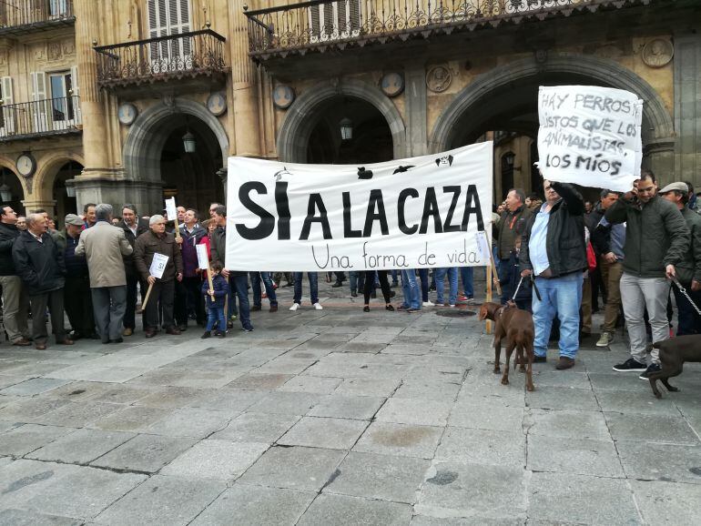 Imagen de la manifestación de los cazadores en Salamanca.