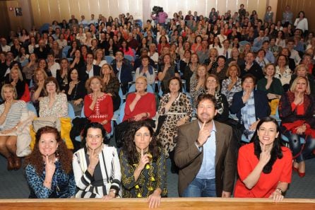 Asistentes al acto organizado por el colegio de Enfermería de Cantabria.