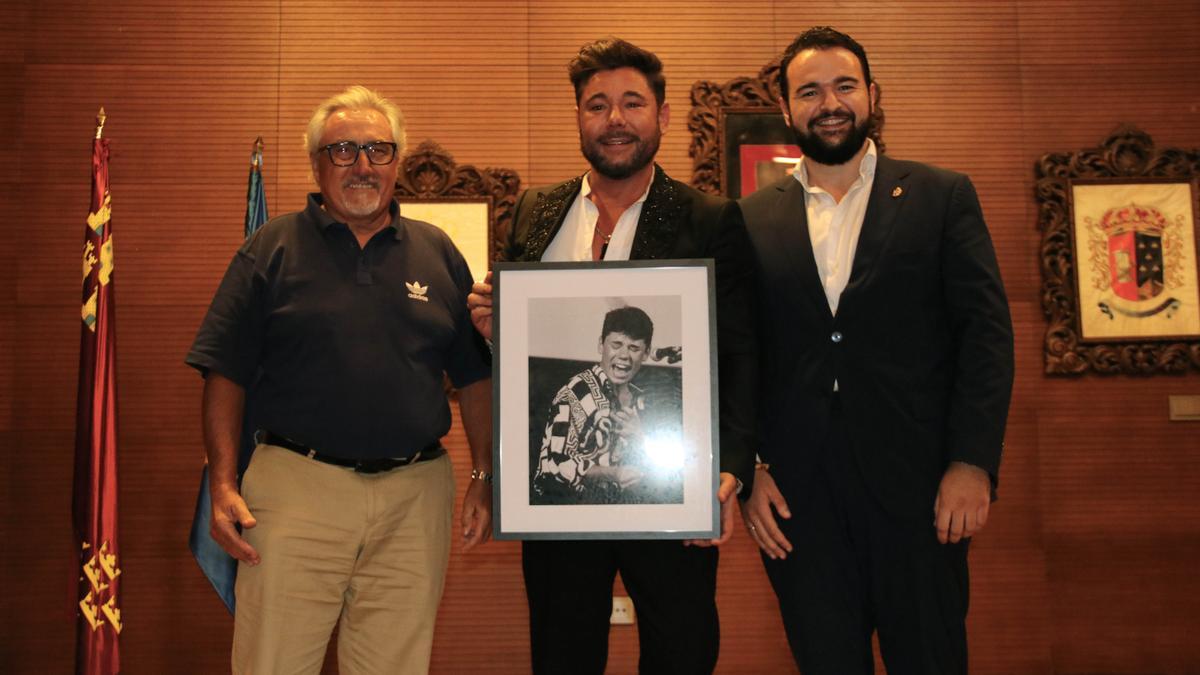 Miguel Poveda recibe la Medalla de Oro de La Unión