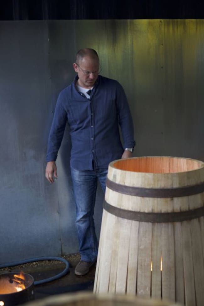 Antes que director de bodega, Alejandro Simó fue tonelero.