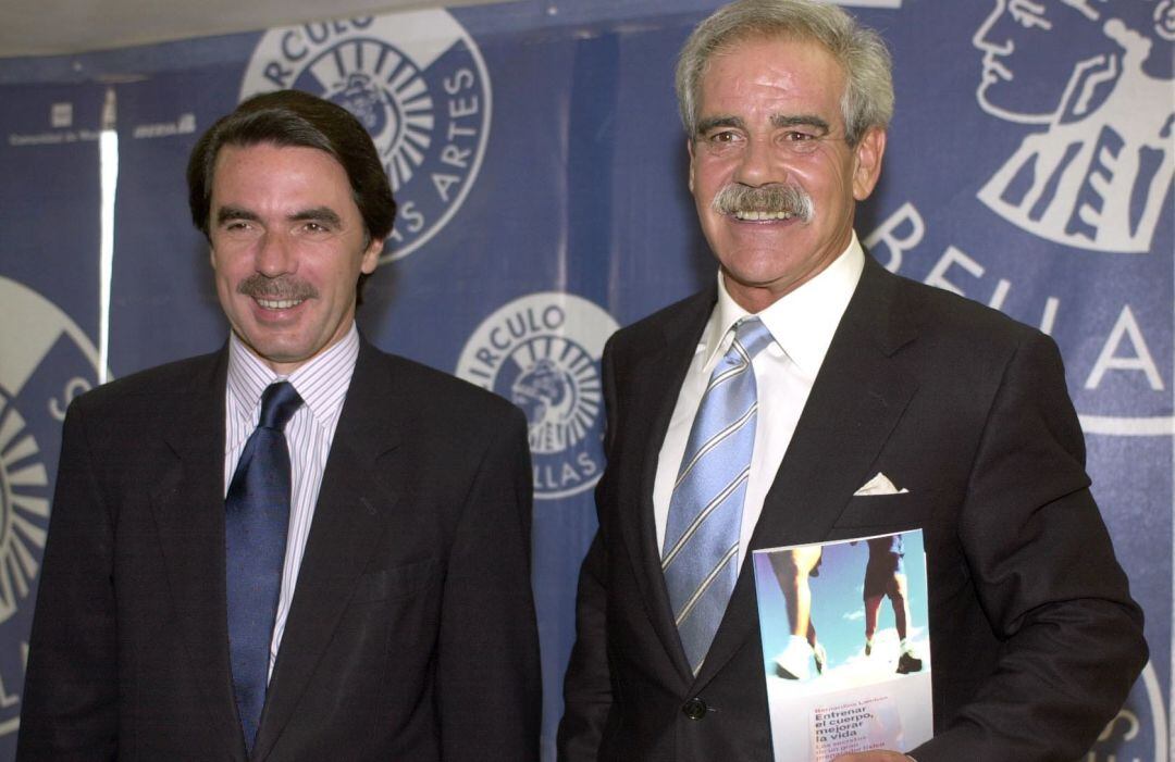 Bernardino Lombao (dcha) se hizo muy popular como entrenador personal de José María Aznar.