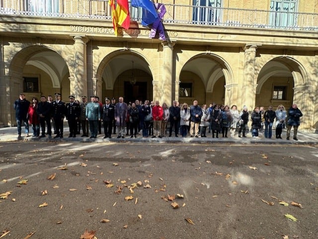 Minuto de silencio 25N en Huesca
