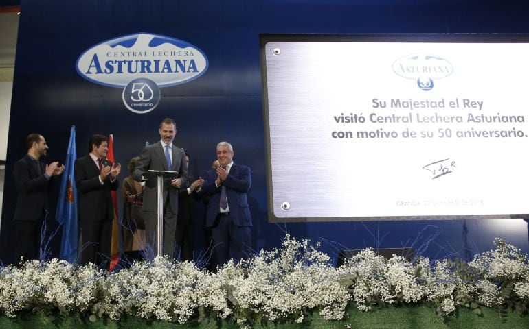 El rey Felipe VI en el cierre del acto conmemorativo de los cincuenta años de la creacion de Central Lechera Asturiana