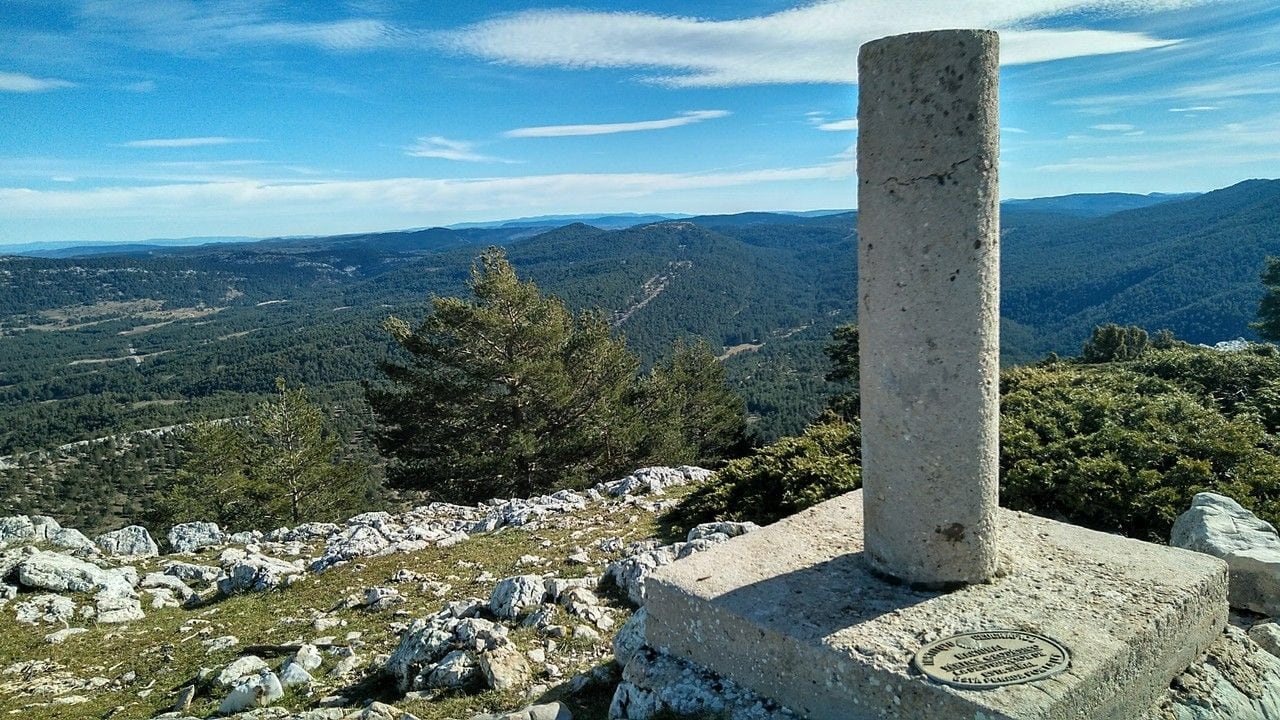 Vistas desde lo alto del cerro de la Mogorrita (1.865 m), la cumbre más alta de la provincia de Cuenca.