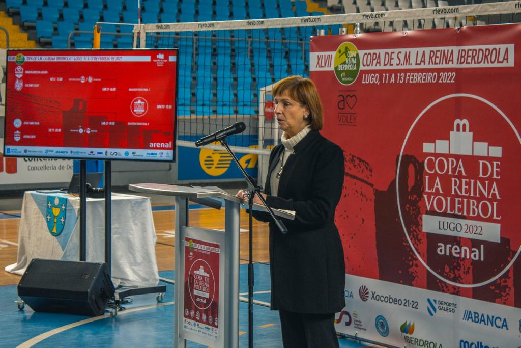 Bibi Bouza, presidenta del CV Emevé, el club anfitrión, durante la presentación de la Copa de la Reina de Voleibol 2022