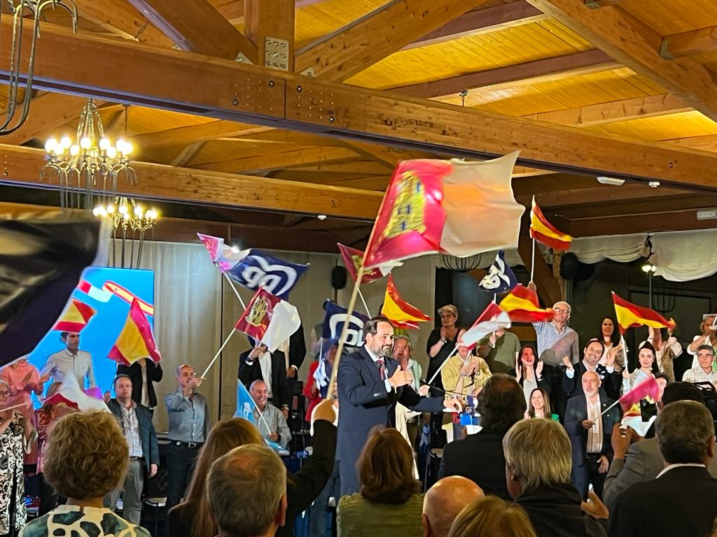 Paco Núñez, candidato a la presidencia de la Junta de Comunidades de Castilla-La Mancha, cierra campaña en Talavera de la Reina junto a José Julián Gregorio, candidato a la alcaldía de la ciudad.