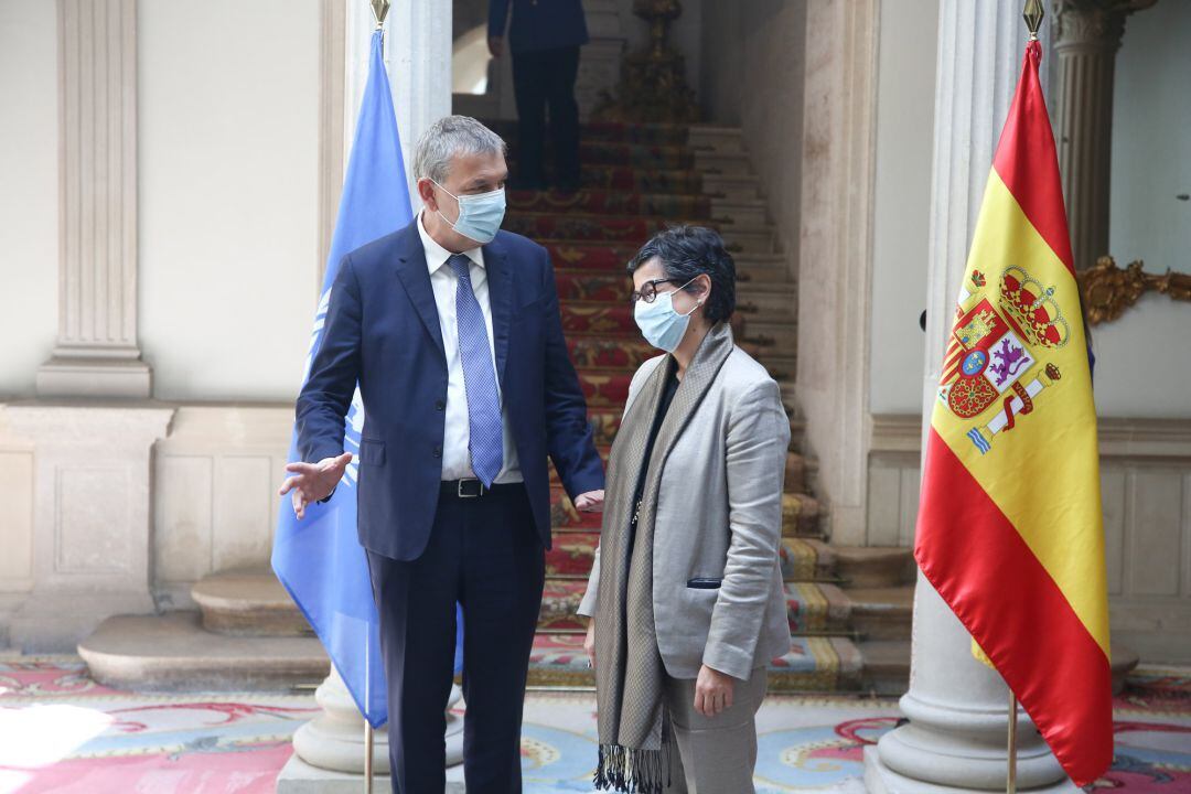 La ministra de Asuntos Exteriores, UE y Cooperación, Arancha González Laya, recibe al Comisionado General de la Agencia de Naciones Unidas para la población refugiada de Palestina en Oriente Próximo, Philippe Lazzarini, a 14 de mayo de 2021, en Madrid (España). Esta reunión se produce en un nuevo rebrote del belicismo entre Israel y Palestina.