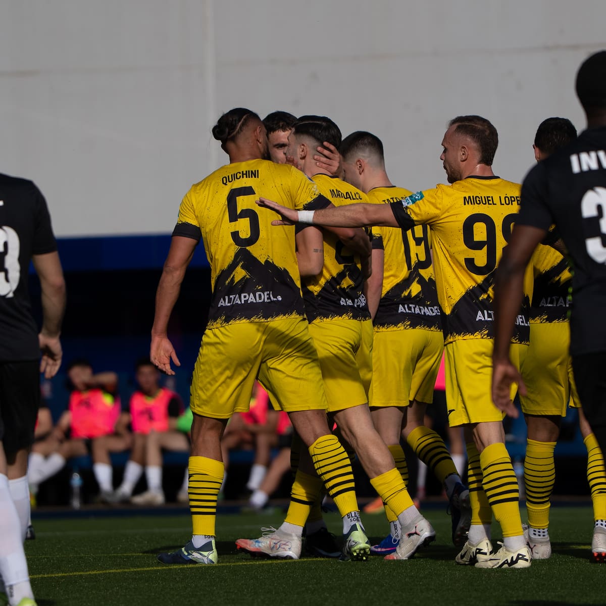 La UE Santa Coloma retalla distàncies amb el líder en superar per 2 a 1 l'Ordino