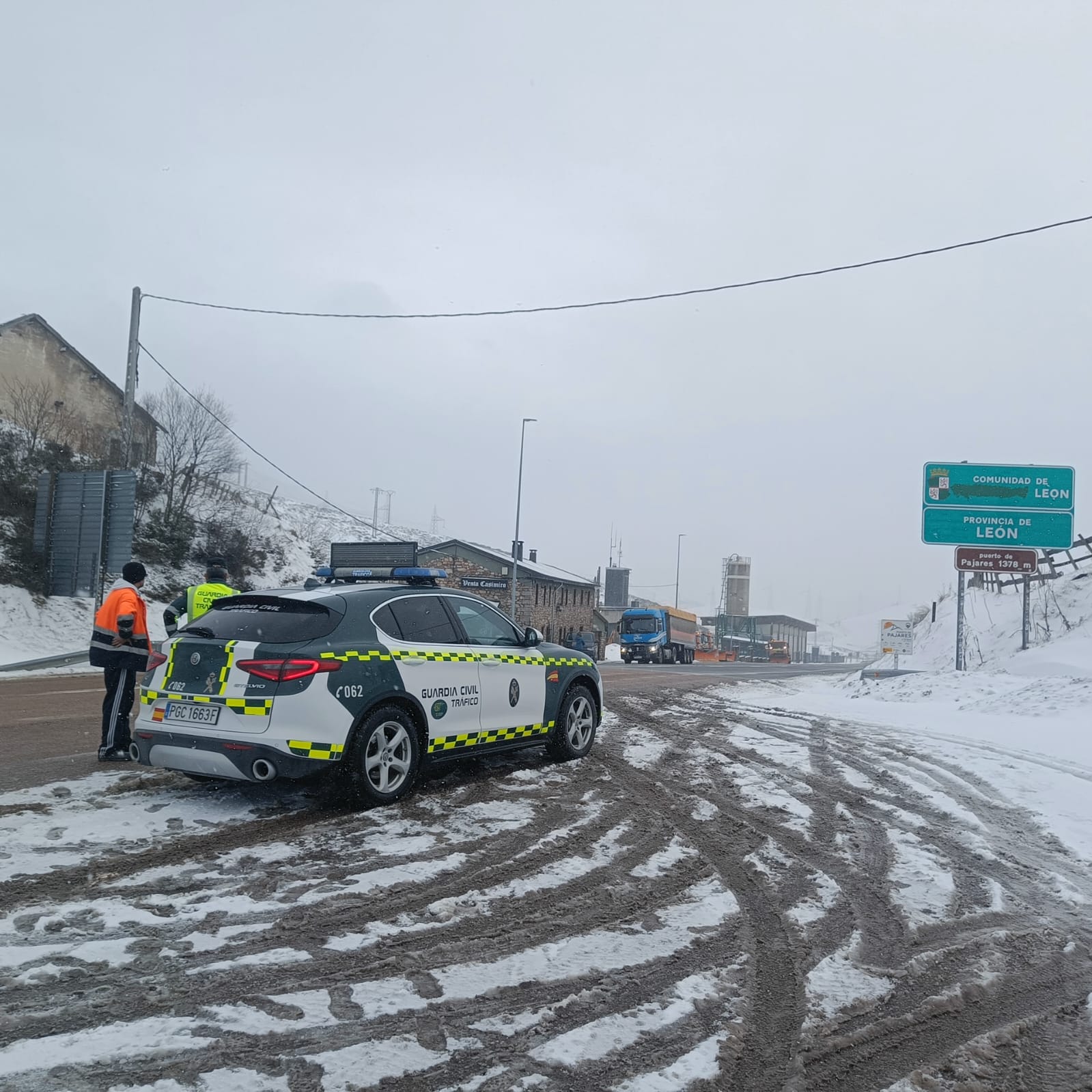 Operativo de tráfico de la Guardia Civil en León