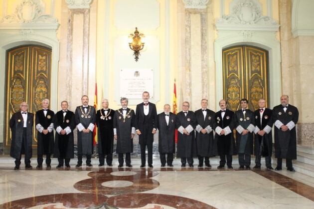 El rey Felipe VI junto a los miembros de la Sala de Gobierno del Tribunal Supremo. En el Palacio de Justicia de Madrid el 10 de septiembre de 2018