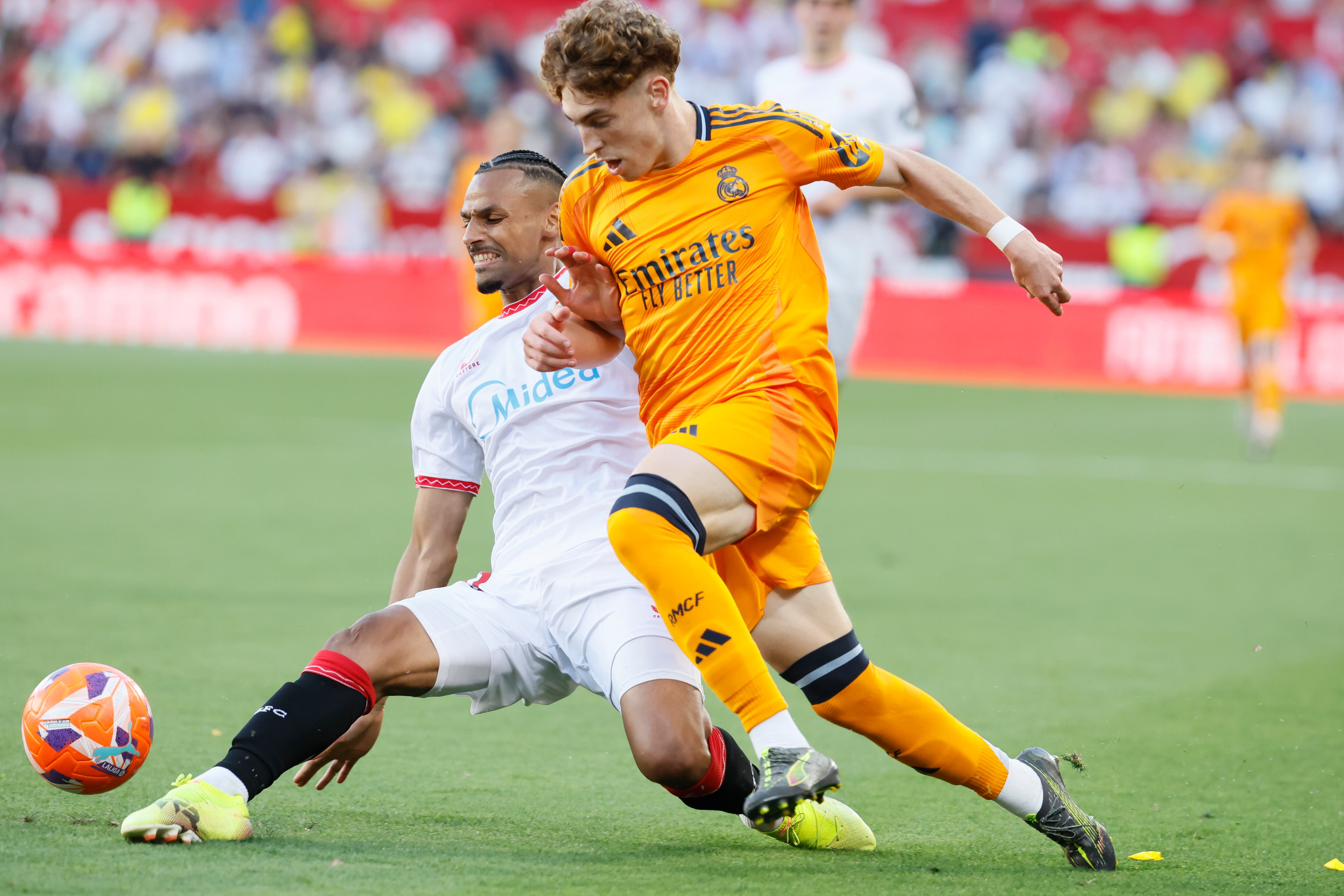 Víctor Muñoz contra el Sevilla.
