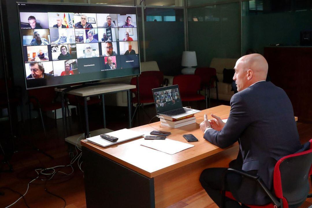 Rubiales durante la última videoconferencia con los presidentes regionales