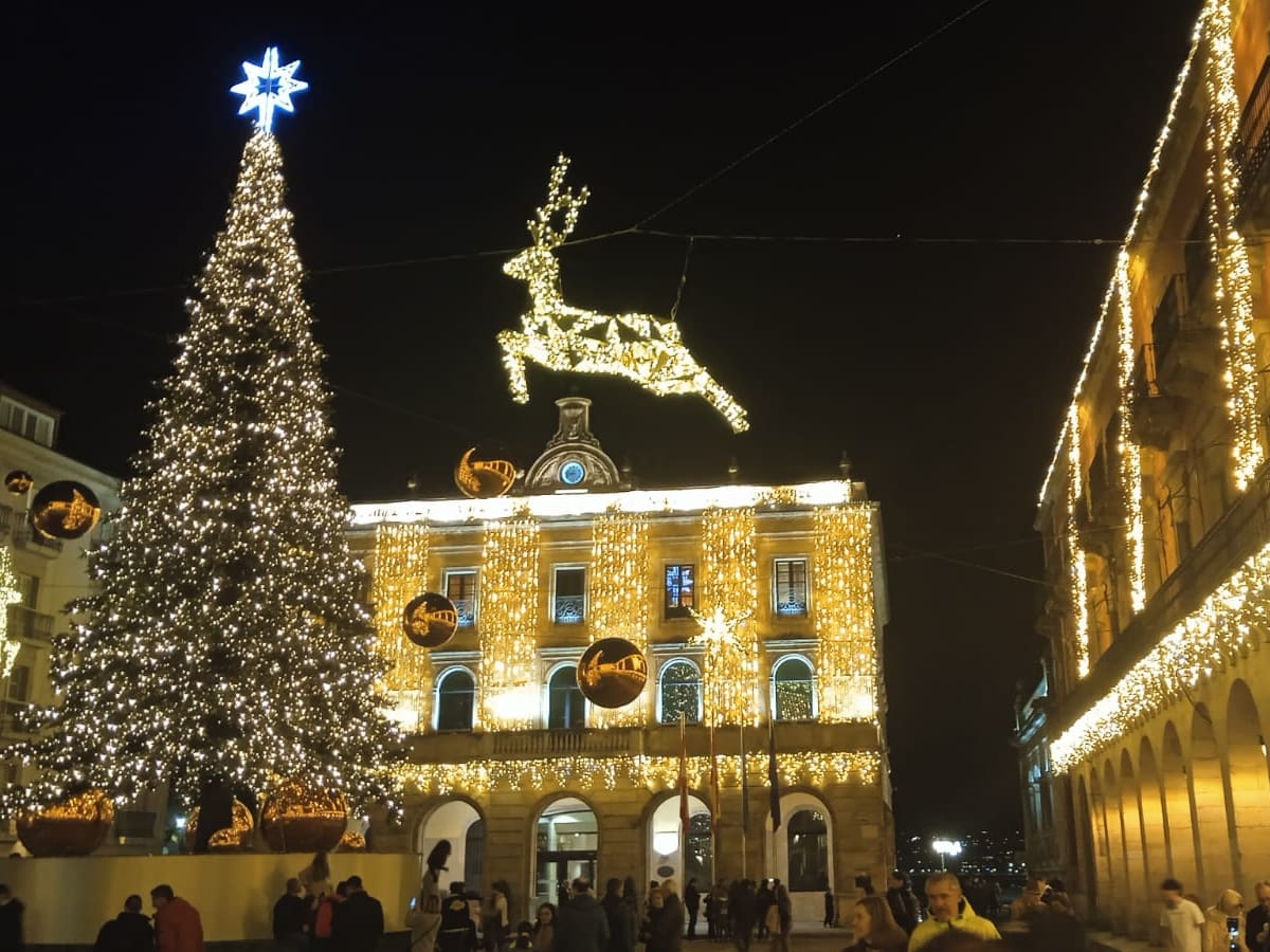 El director de Visita Gijón hace balance sobre el puente de la Constitución