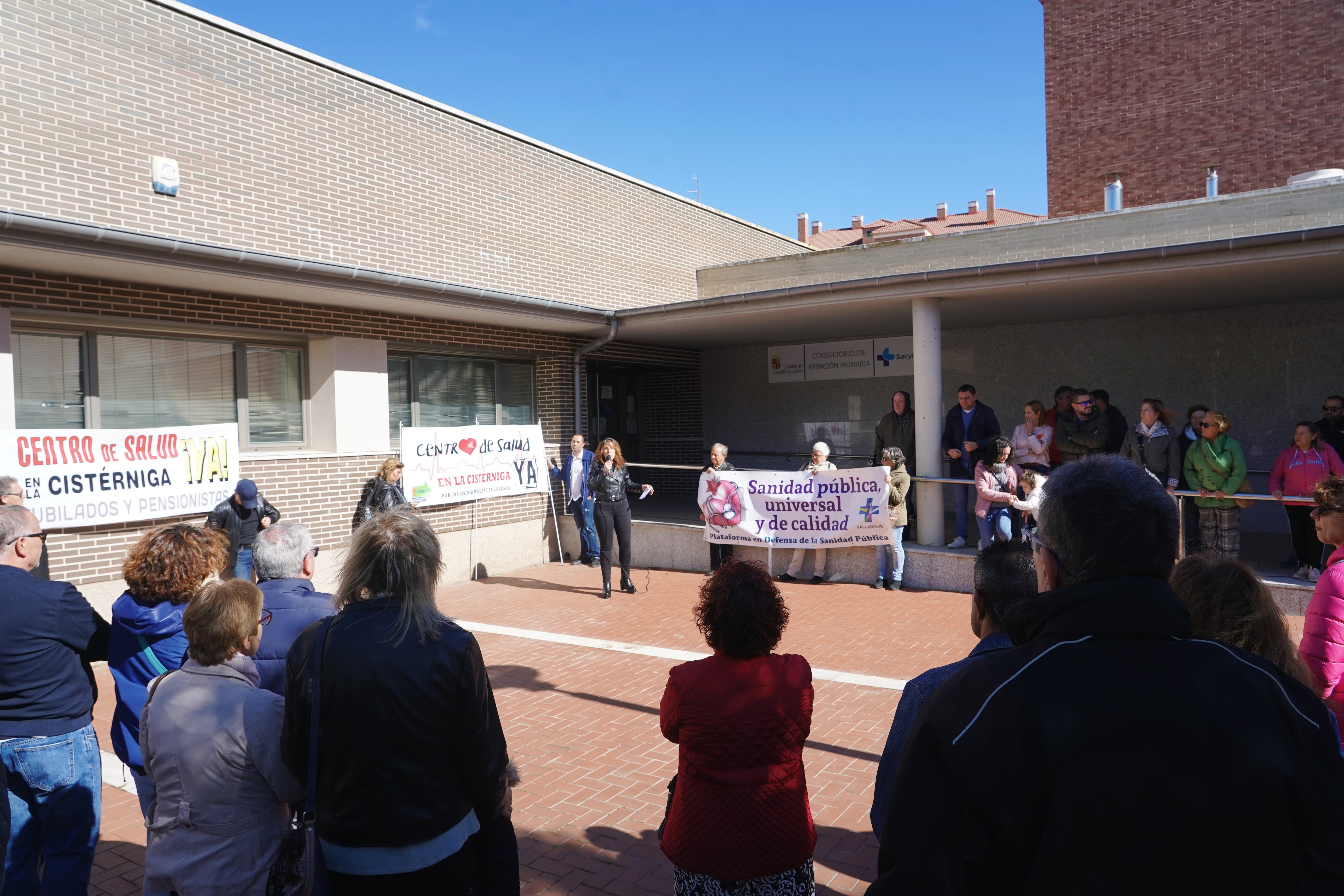 La Asociación vecinal &#039;&#039;&#039;&#039;Cistérniga Sí&#039;&#039;&#039;&#039;, con el apoyo de la Plataforma en Defensa de la Sanidad Pública de Valladolid, se concentra para pedir un centro de salud en la localidad.