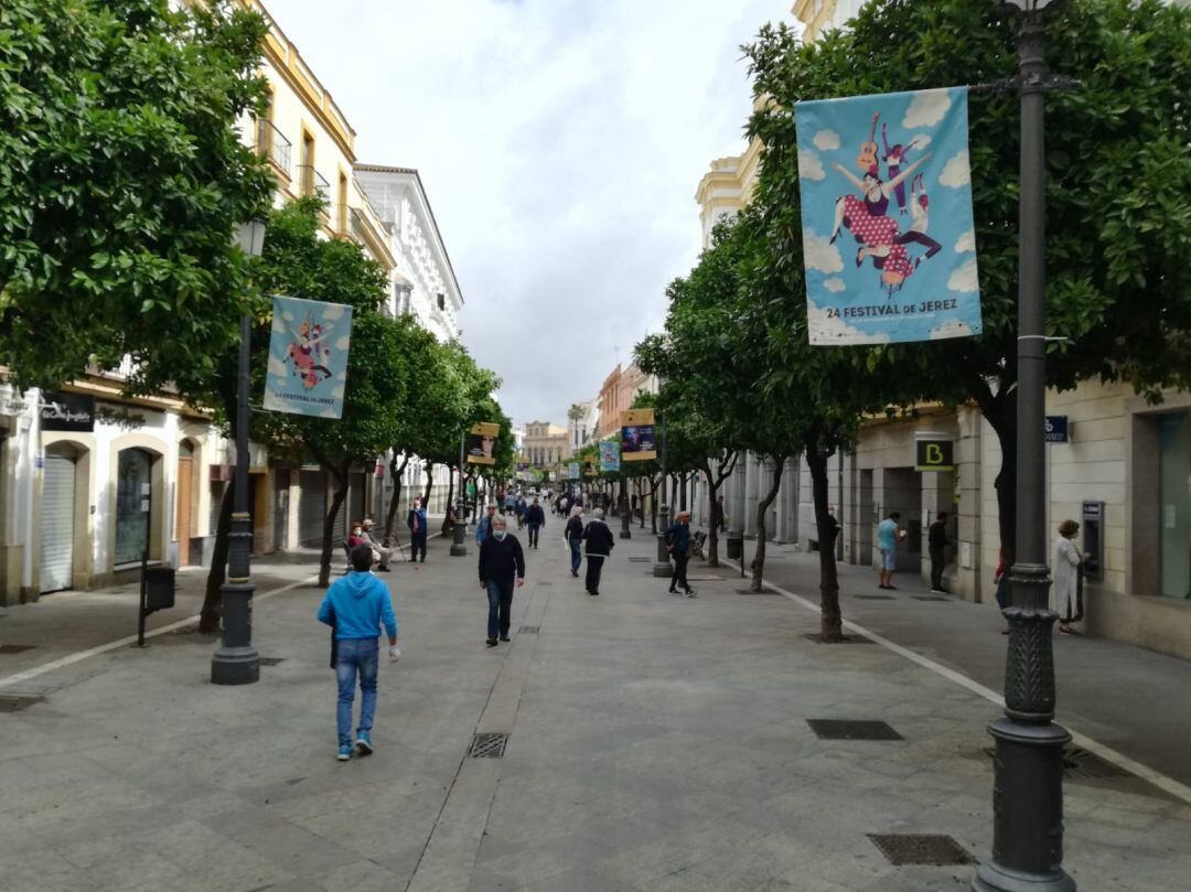 Imagen de la calle Larga, en el centro de Jerez, durante el estado de alarma