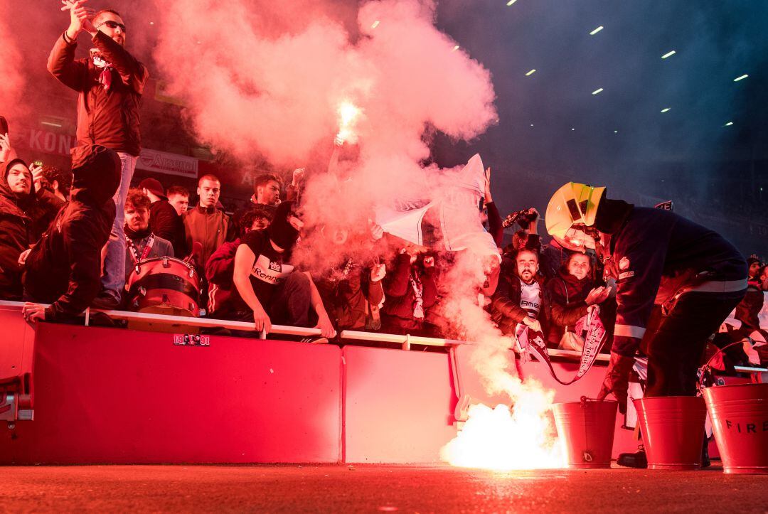 Aficionados ultras en el campeonato liguero de Francia.