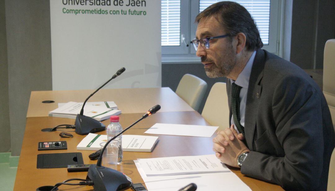 El rector de la UJA, Juan Gómez, ha expresado su opinión sobre lo sucedido el pasado jueves.