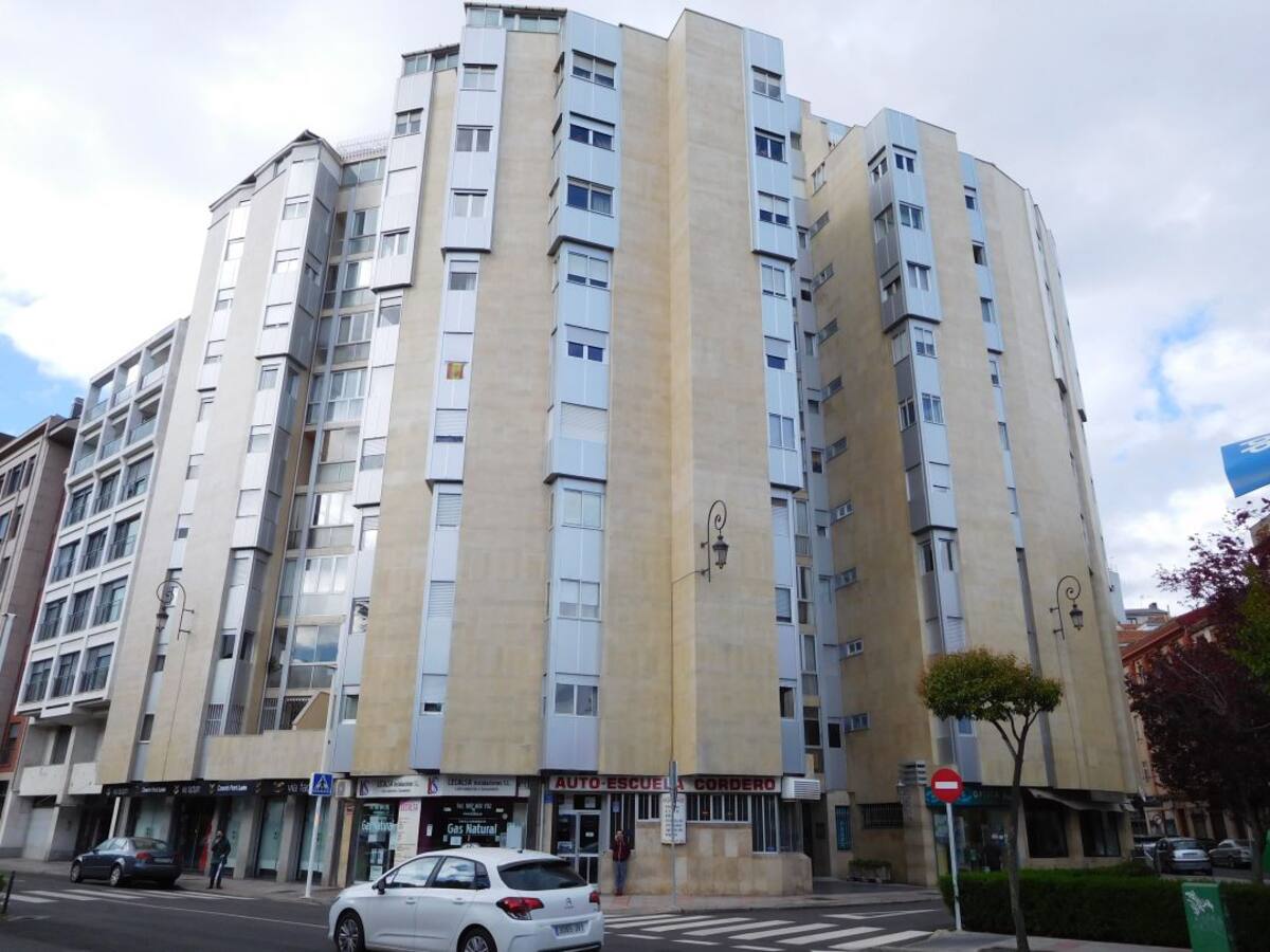 Edificio Condesa 36: muchas licencias, pero también aciertos