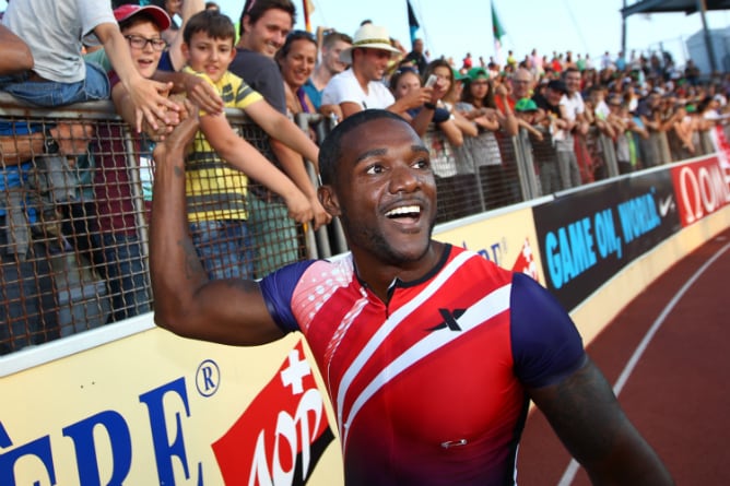 Justin Gatlin celebra la victoria