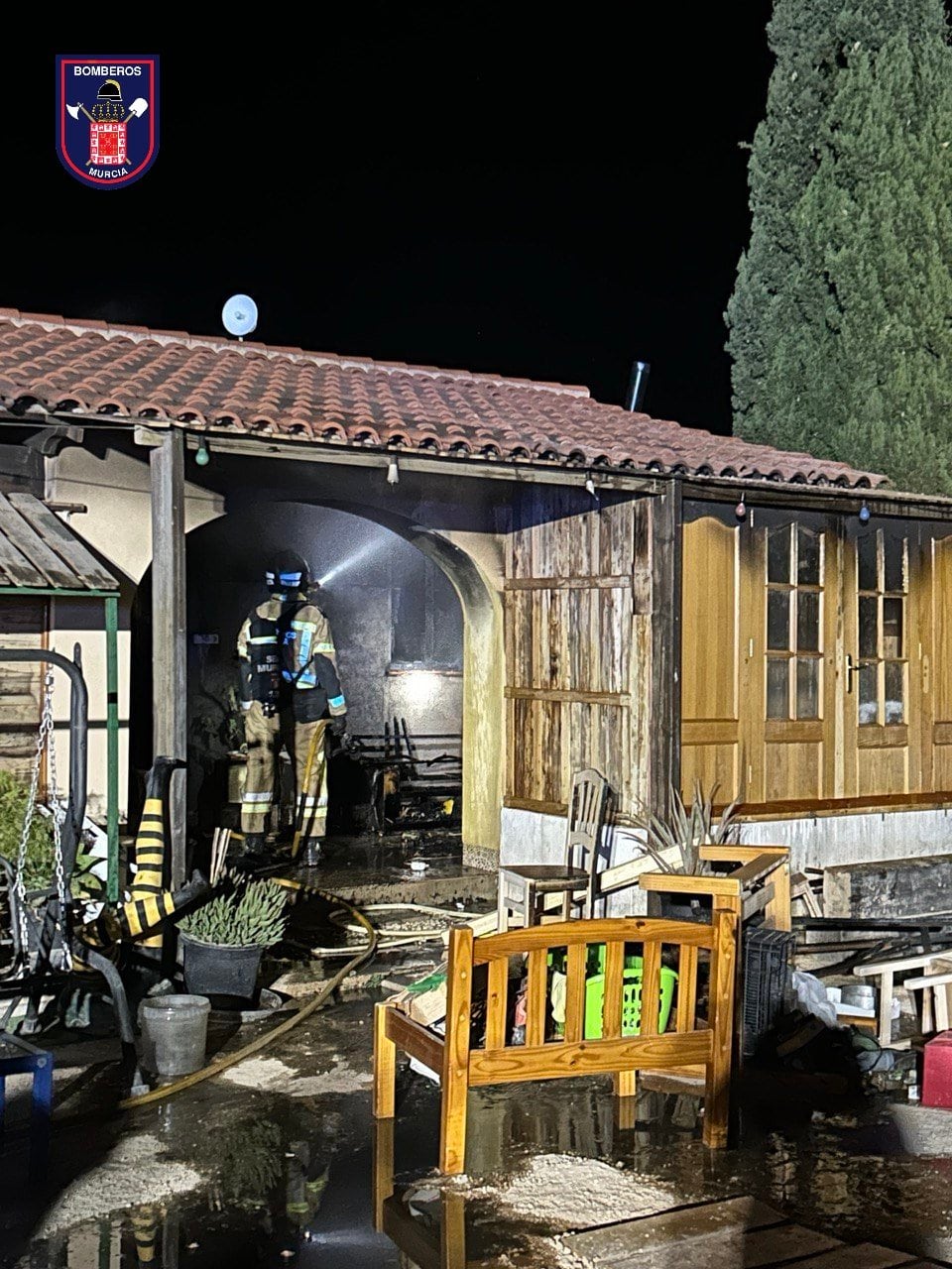 Incendio en una vivienda en Sangonera la Seca (Murcia)