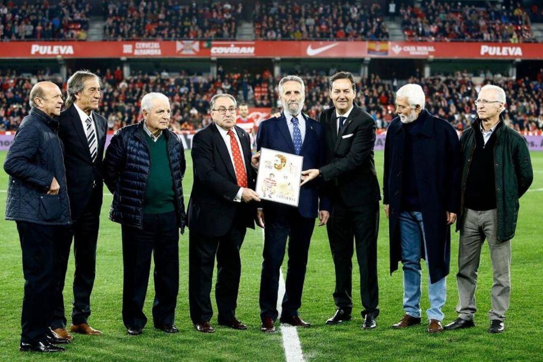 Homenaje a Castellanos con presencia de Quiles