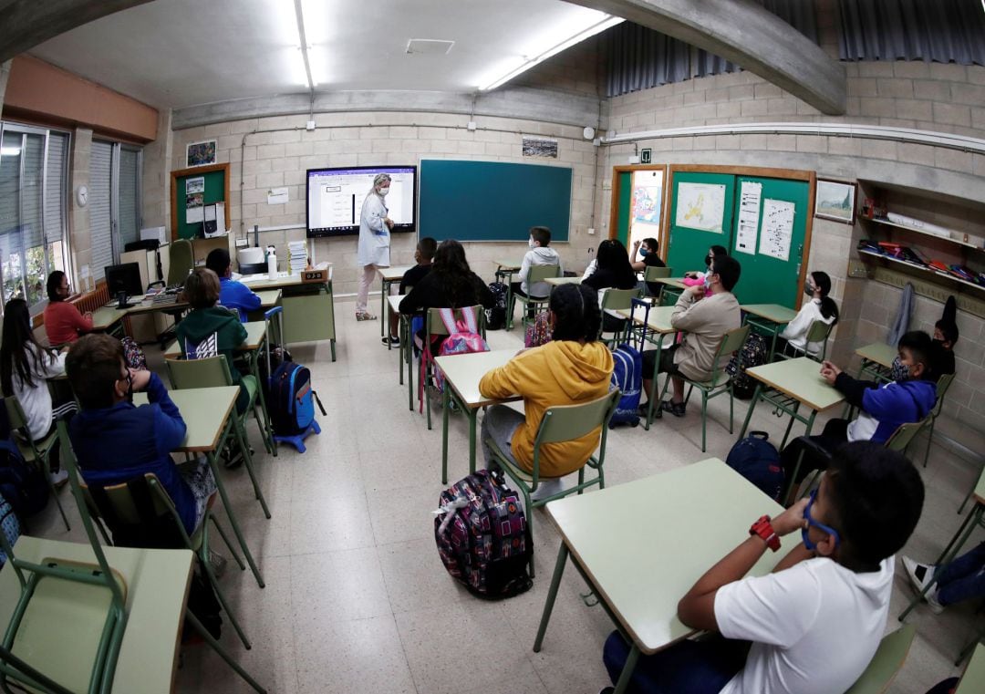 Clase en un colegio público.