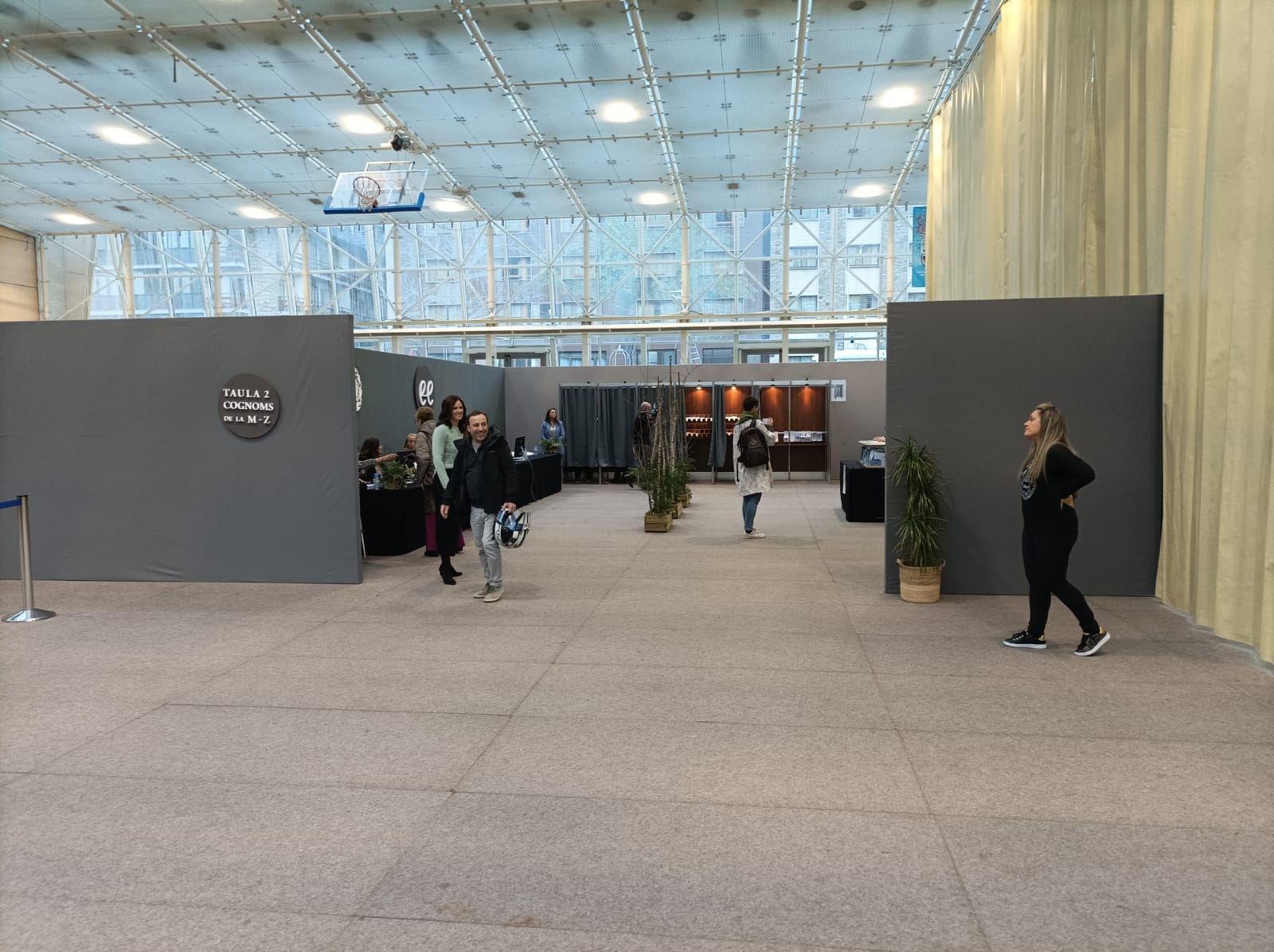 El col·legi electoral d'Escaldes, a primera hora.