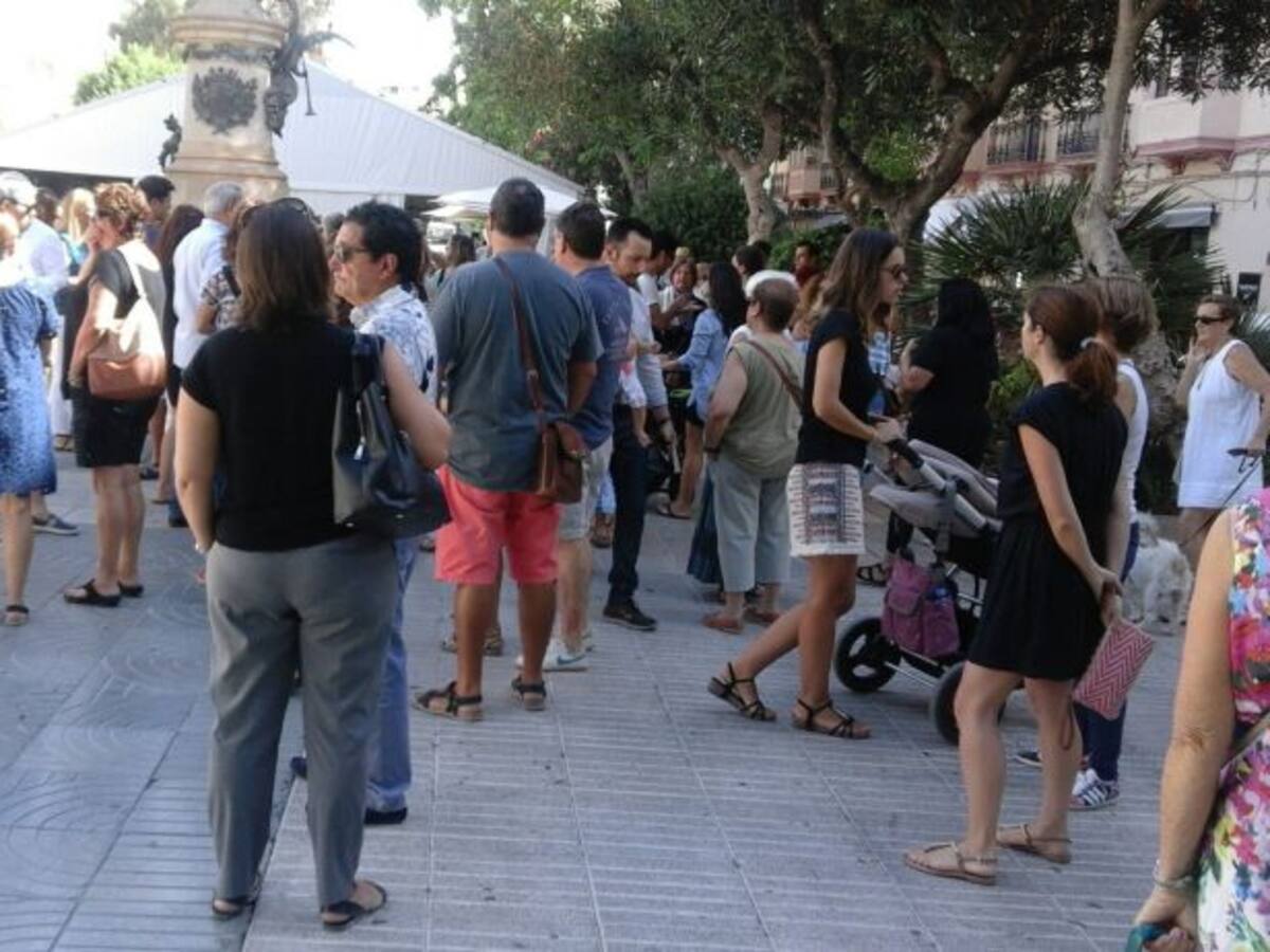 Concentraciones de repulsa del quinto asesinato machista en Baleares en 2016