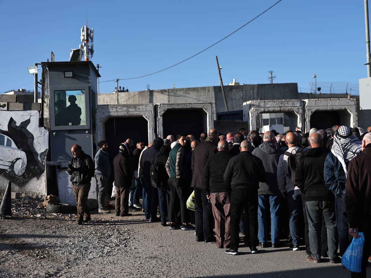 Israel impide el acceso a la mezquita de Al Aqsa a miles de palestinos en el primer viernes de Ramadán
