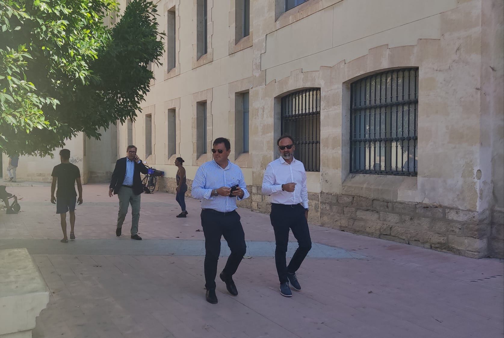 Testimonios de la segunda jornada del juicio del Caso Abde saliendo del juzgado