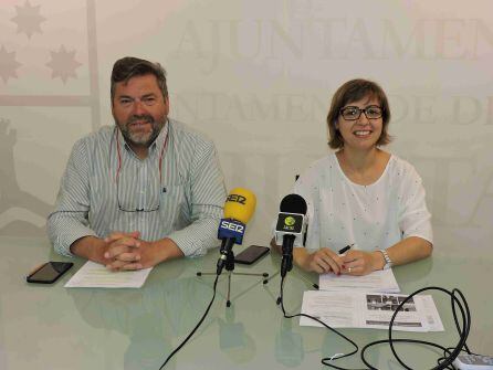 La concejala de Territorio y Calidad Urbana, Maria Josep Ripoll, y el vicealcalde, Rafa Carrió.