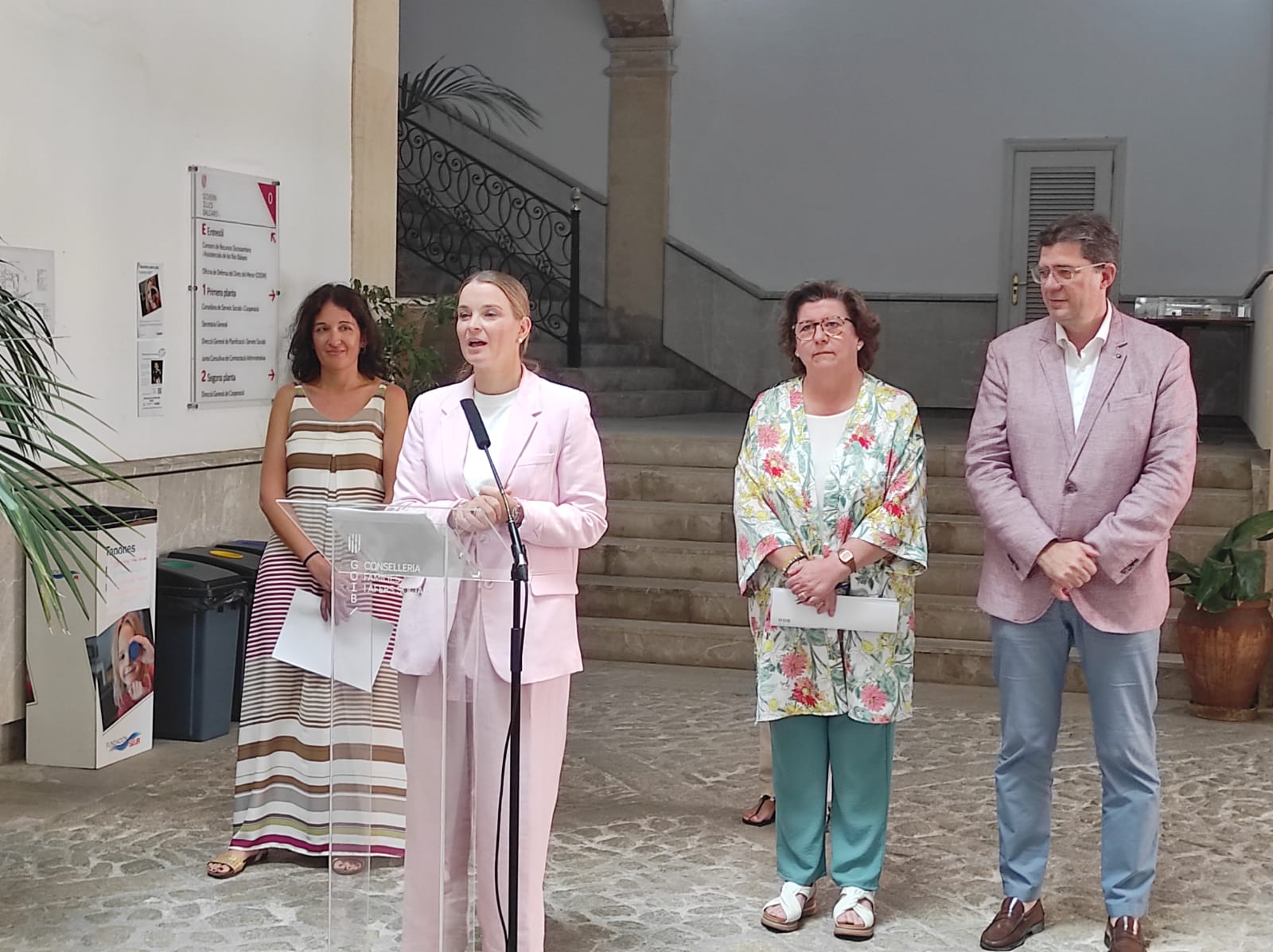 Presidenta del Govern, Marga Prohens en la Conselleria de Famíñia i Afers Socials